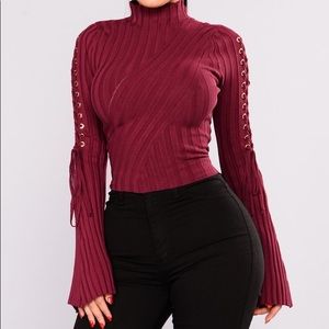 Fashion nova Mock neck sweater Size XL (wine)
